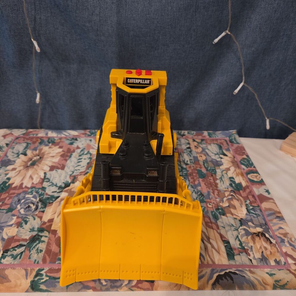 Caterpillar CAT Bulldozer Toy Plastic Construction Vehicle Y2K